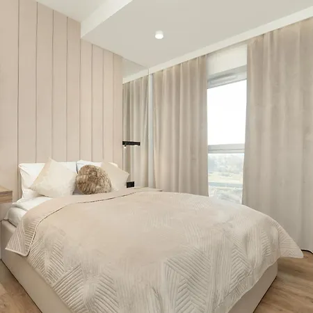 Jasny Apartament Przy Rzece W Rzeszowie Z Parkingiem, Klimatyzacja I Balkonem By Renters *