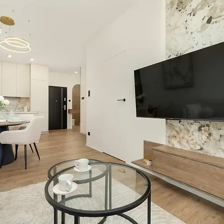 Jasny Apartament Przy Rzece W Rzeszowie Z Parkingiem, Klimatyzacja I Balkonem By Renters *