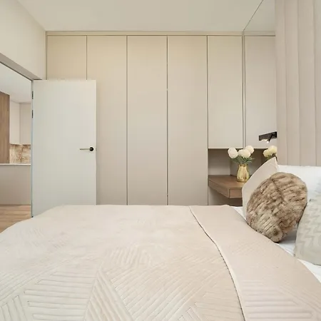 Jasny Apartament Przy Rzece W Rzeszowie Z Parkingiem, Klimatyzacja I Balkonem By Renters Rzeszów